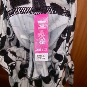 LuLaRoe Pants - NWT OS LLR Disney’s Jack Skellington Leggings LuLaRoe Pants - NWT OS LLR Disney’s Jack Skellington Leggings